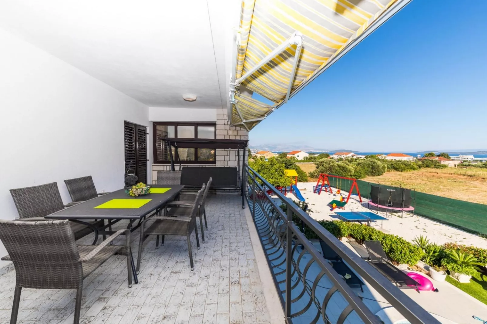 Scenic Elegant Trogir Villa with Pool - Five Bedroom Villa-Terrasse/Balkon