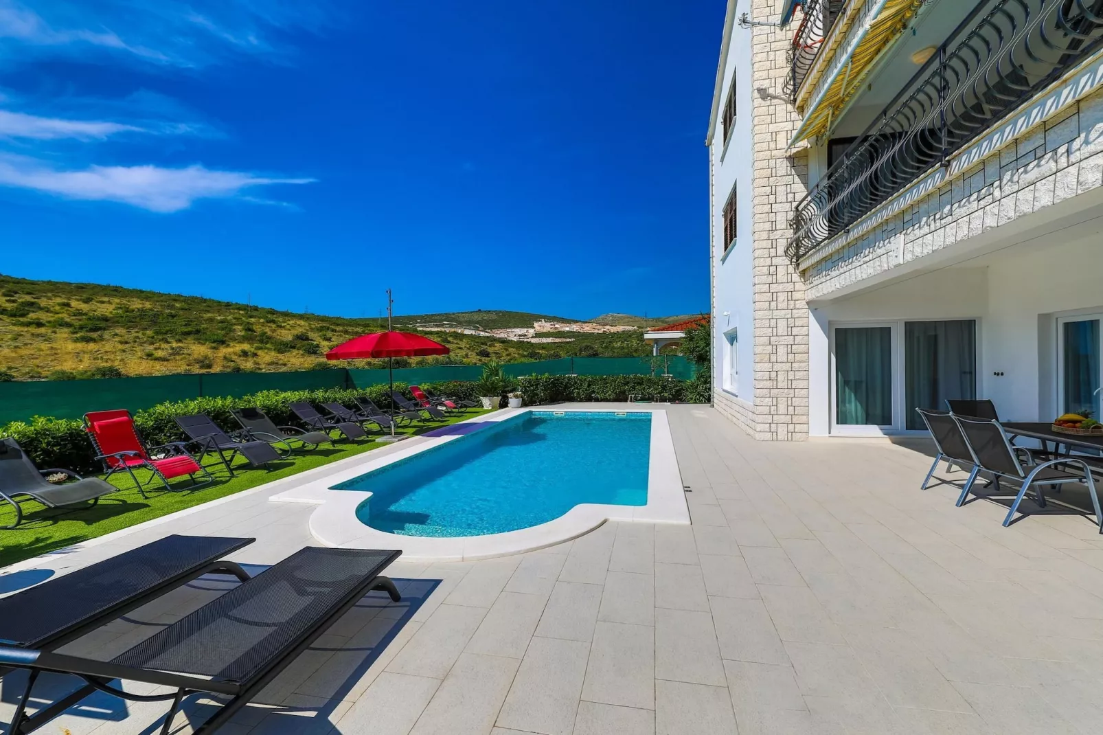 Scenic Elegant Trogir Villa with Pool - Five Bedroom Villa-Schwimmbad