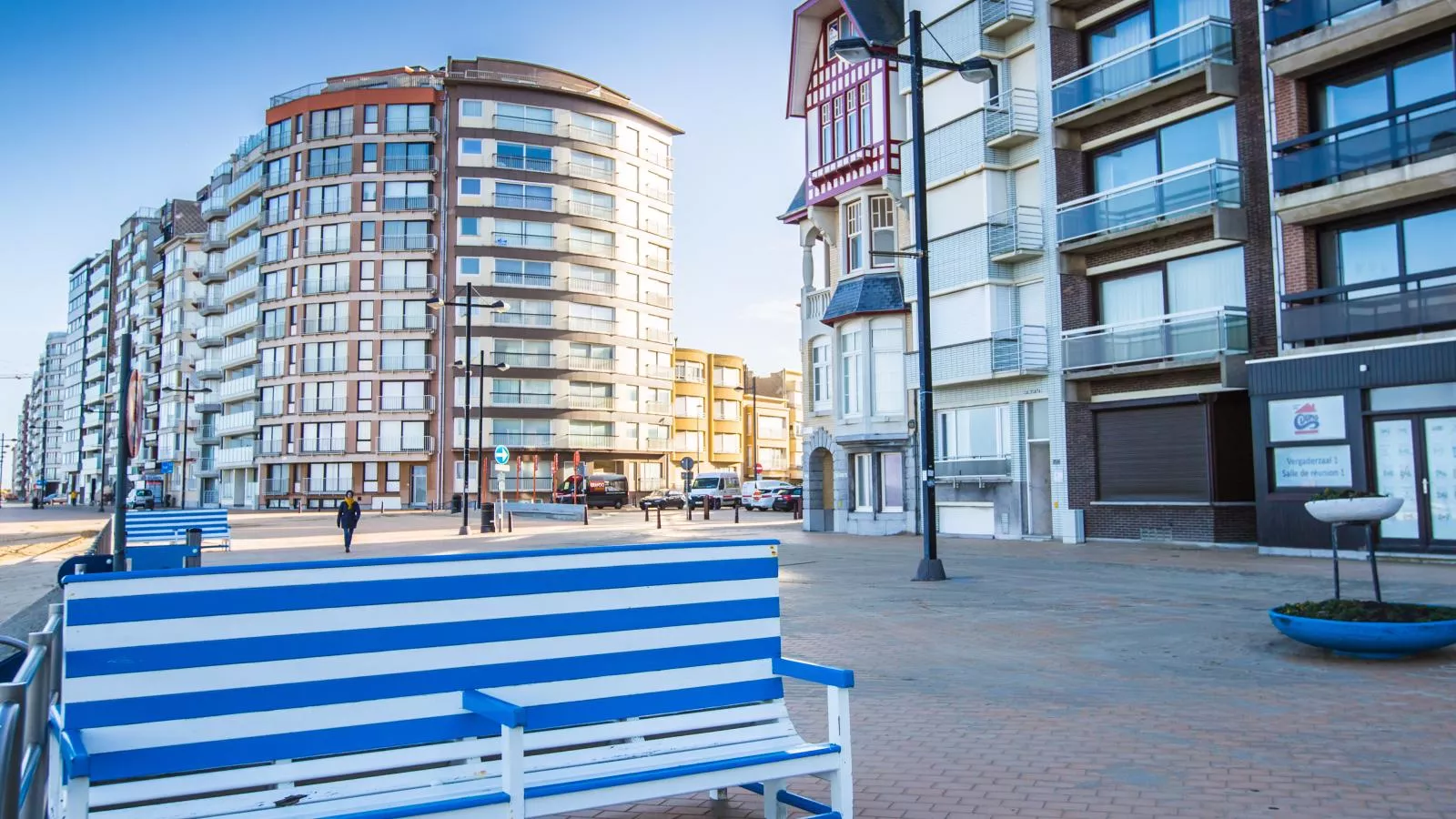 Les Amiraux - 0701 + box 2-Outdoor