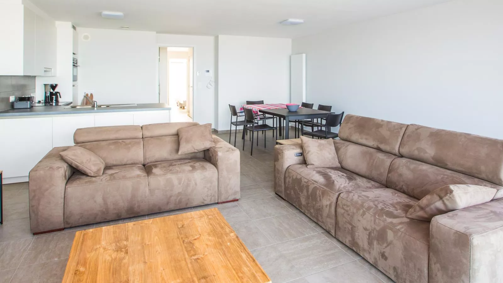 Les Amiraux - 0701 + box 2-Living room