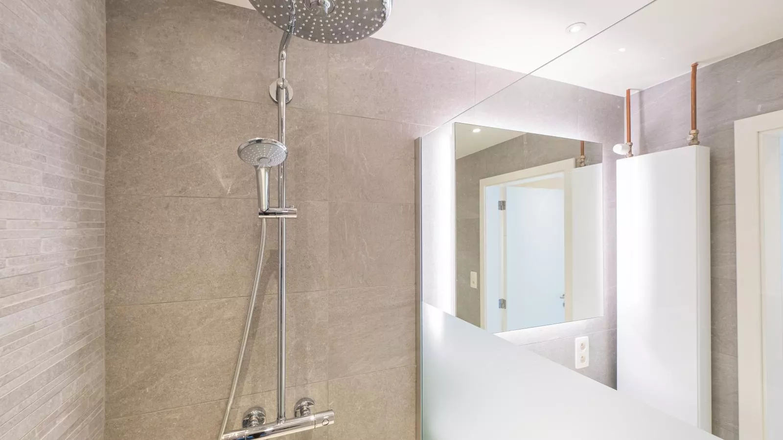 Trianon - 0609-Badezimmer