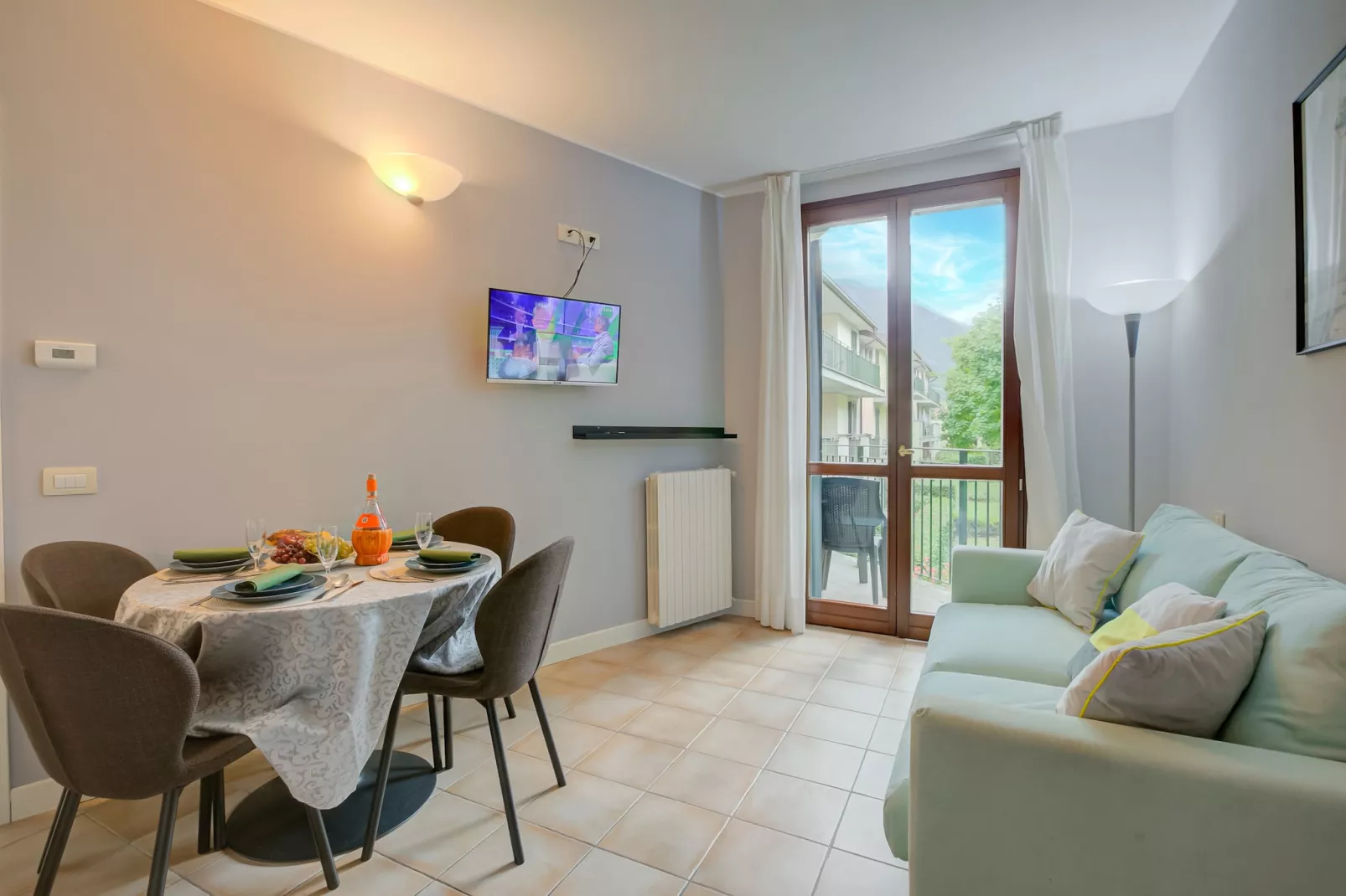 RESIDENCE PORTO LETIZIA - VILLAGE-BILOCALE 4 PAX 8226 - VGB4-Wohnzimmer