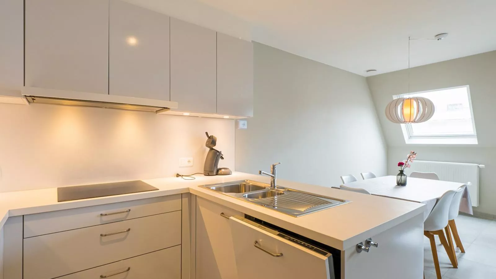 Verdi - 0402 + box 69 (Casino Parking)-Kitchen