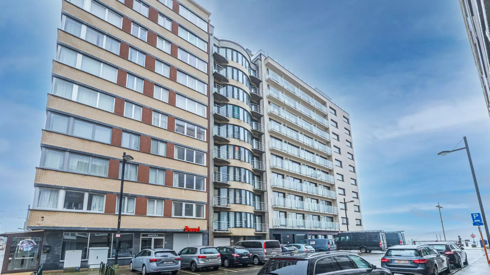 Mathilde - 0402-Outdoor