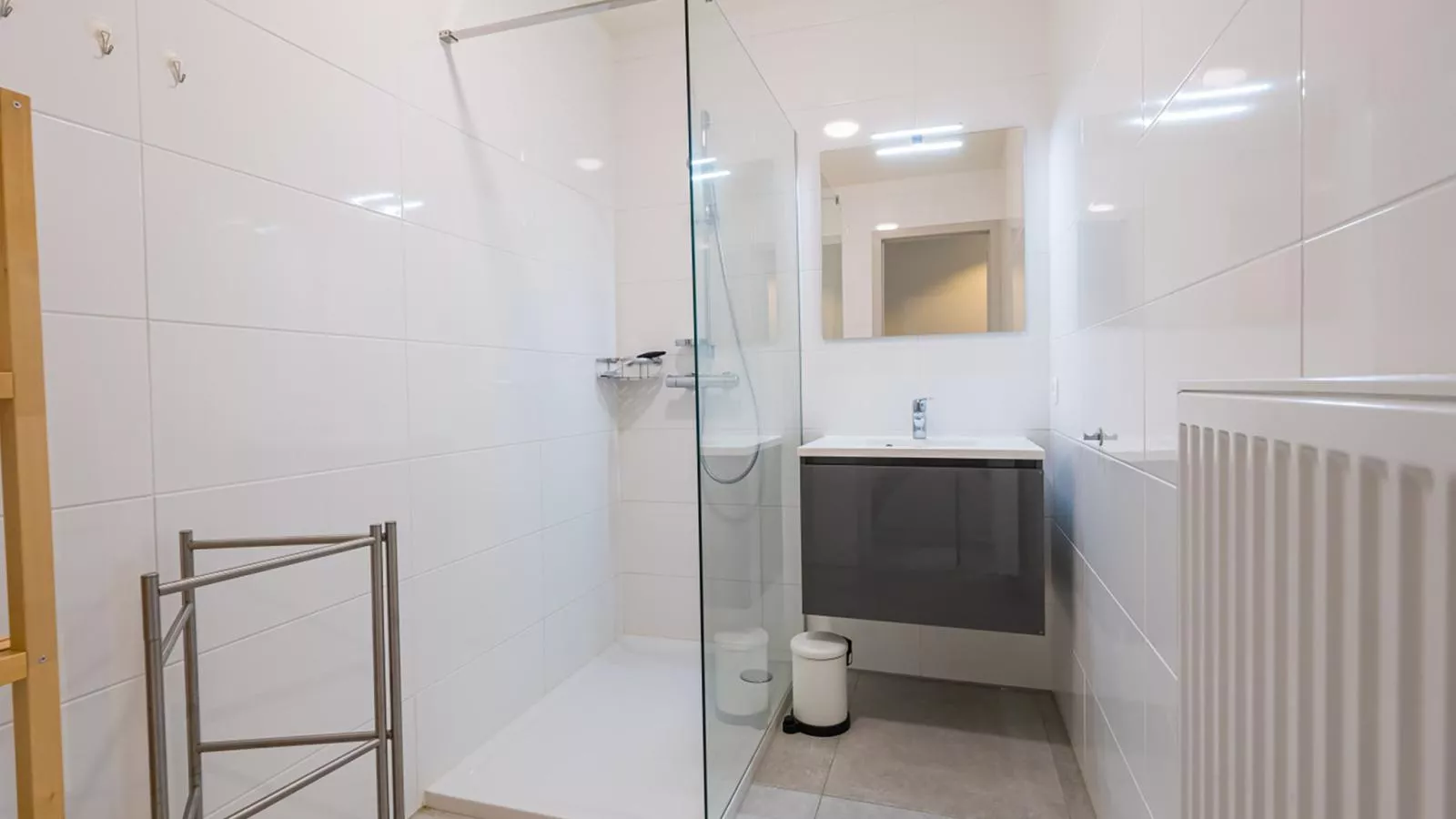 Verdi - 0402 + box 69 (Casino Parking)-Bathroom