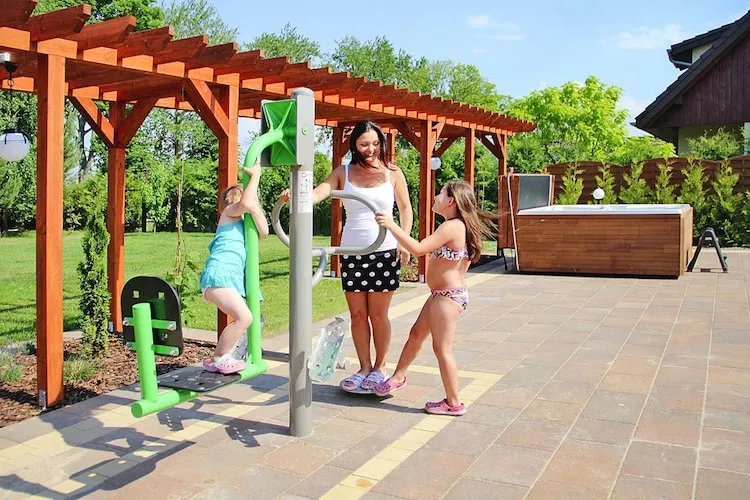 Domki wakacyjne z basenem i jacuzzi Osieki-Terrasse