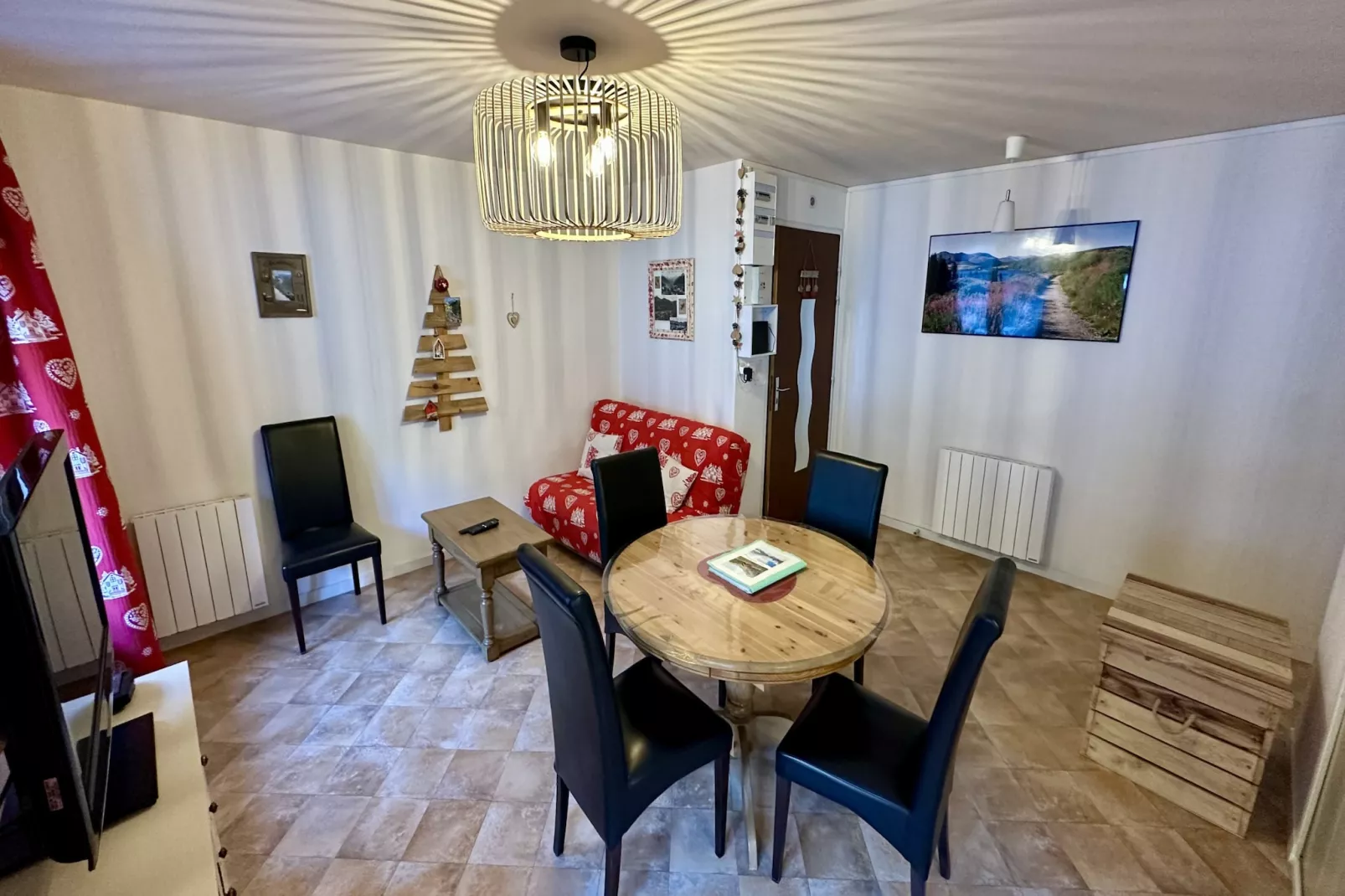 La Rivière 103 Le Mont Dore-Salle à manger