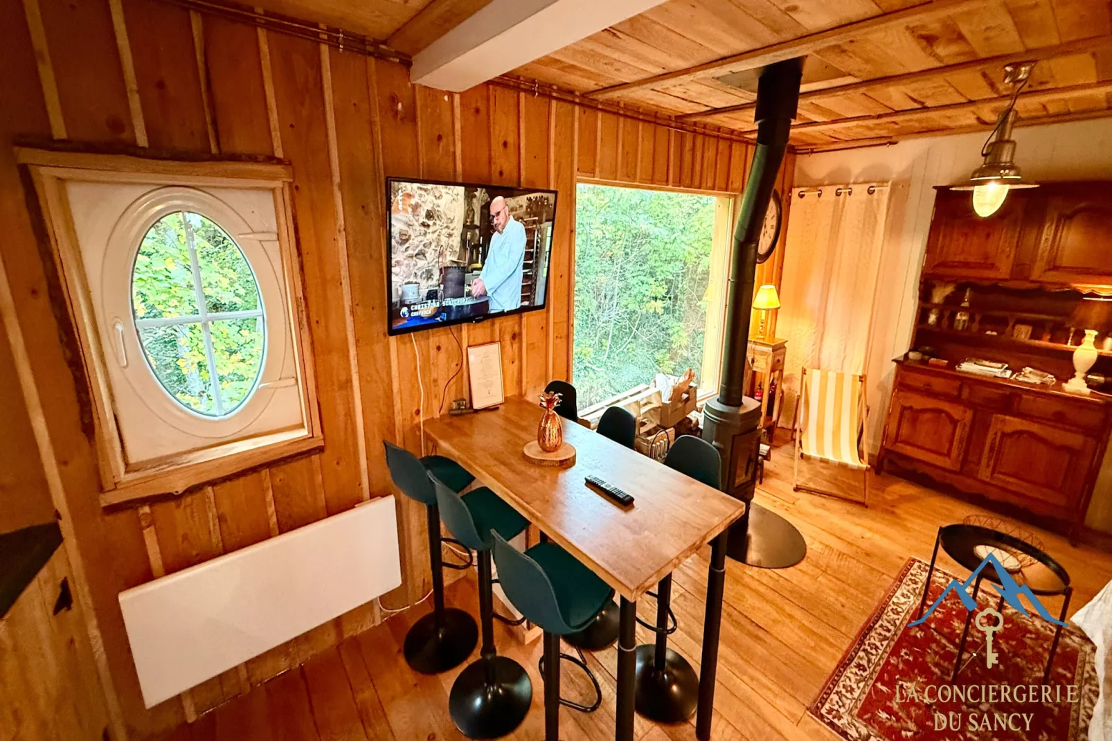 La Maison du Trappeur Le Mont Dore-Salle à manger