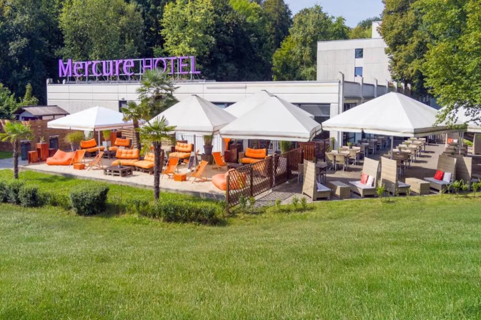 Mercure Hotel - Standard Twin Room - Außenbereich Sommer