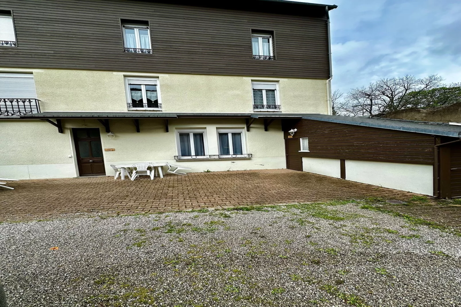 Le Buisson - 4pers Mont Dore Centre - Exterior in summer