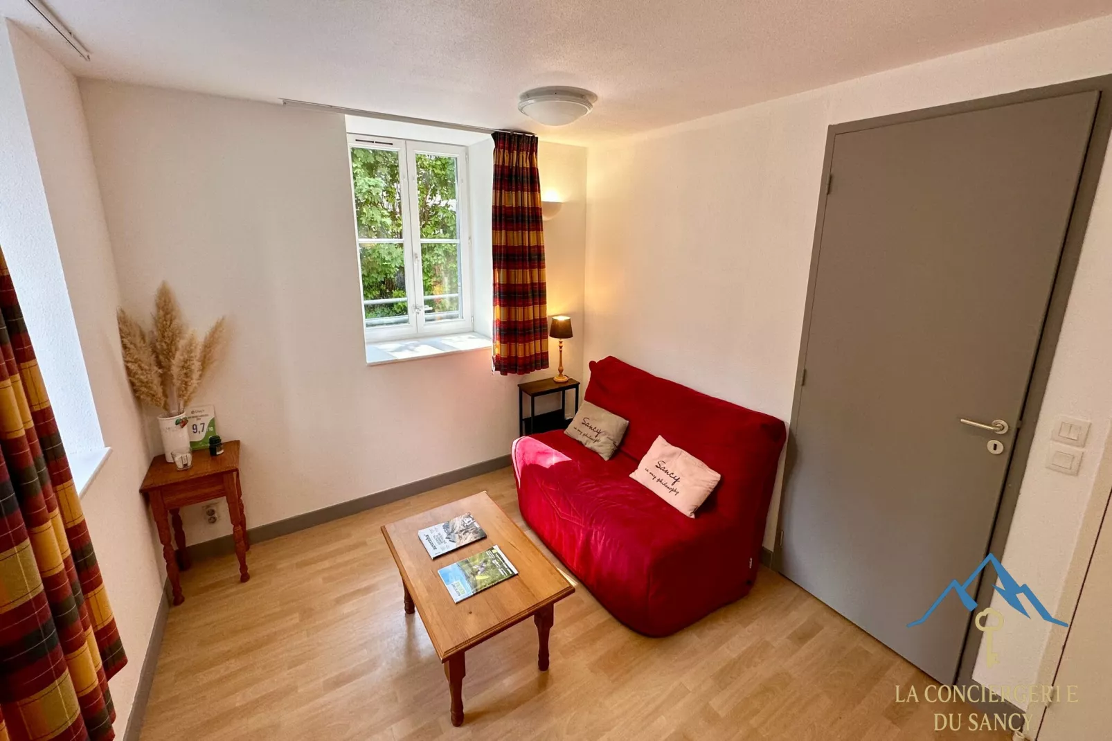 La Rive Gambetta La Bourboule 4 pers-Wohnzimmer