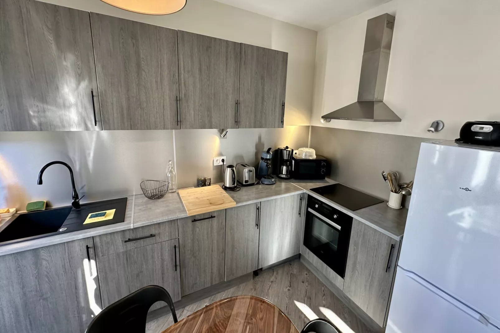 Au Cœur du Mont Dore : 6 personnes-Cuisine