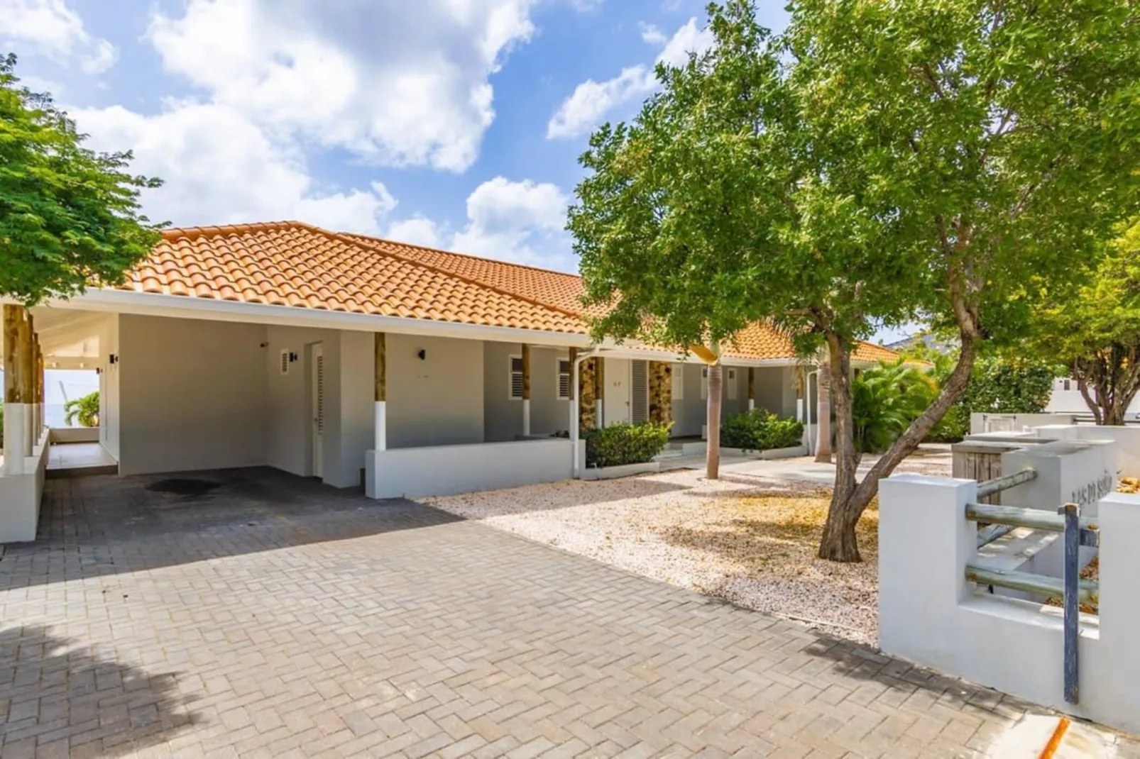 Holidays | 35-Hall / réception