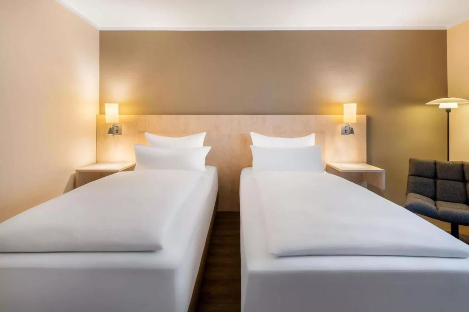 Mercure Hotel - Standard Twin Room - Schlafzimmer