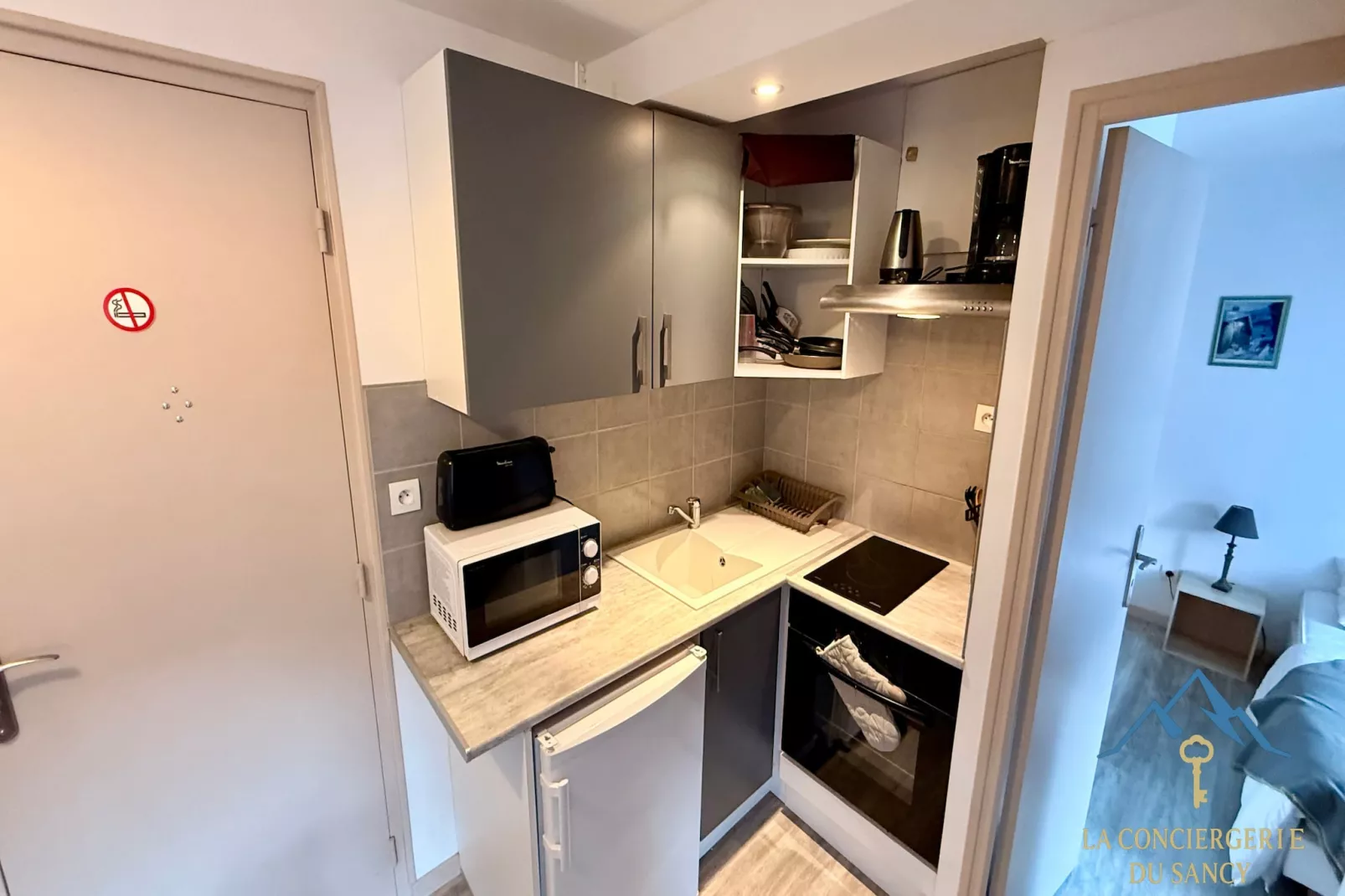 Le Bordeaux 14 Le Mont Dore 2/4pers-Kitchen