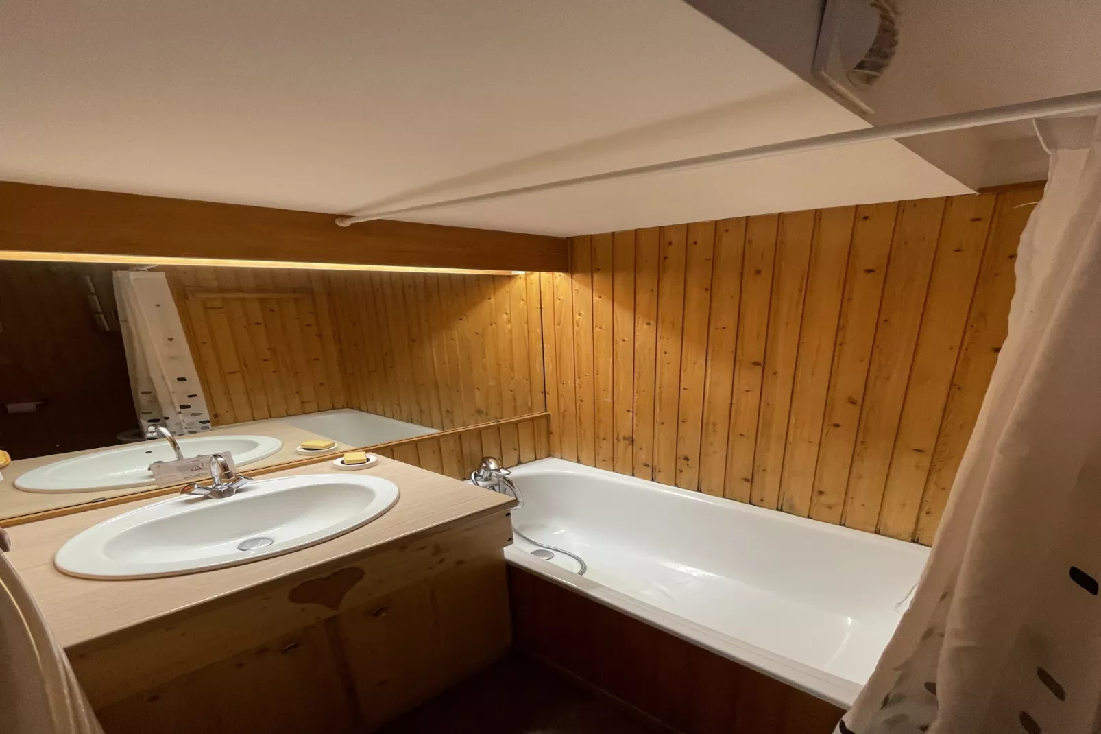 Les Thermes 25 - idéal CURE - Badezimmer