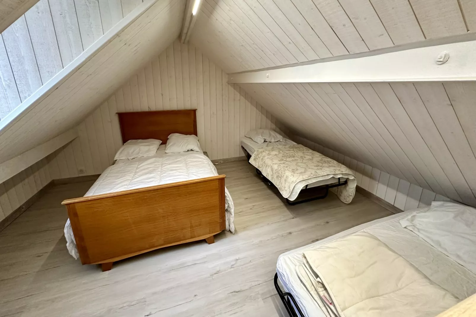 Les Myrtilles Le Mont Dore 6pers-Bedroom