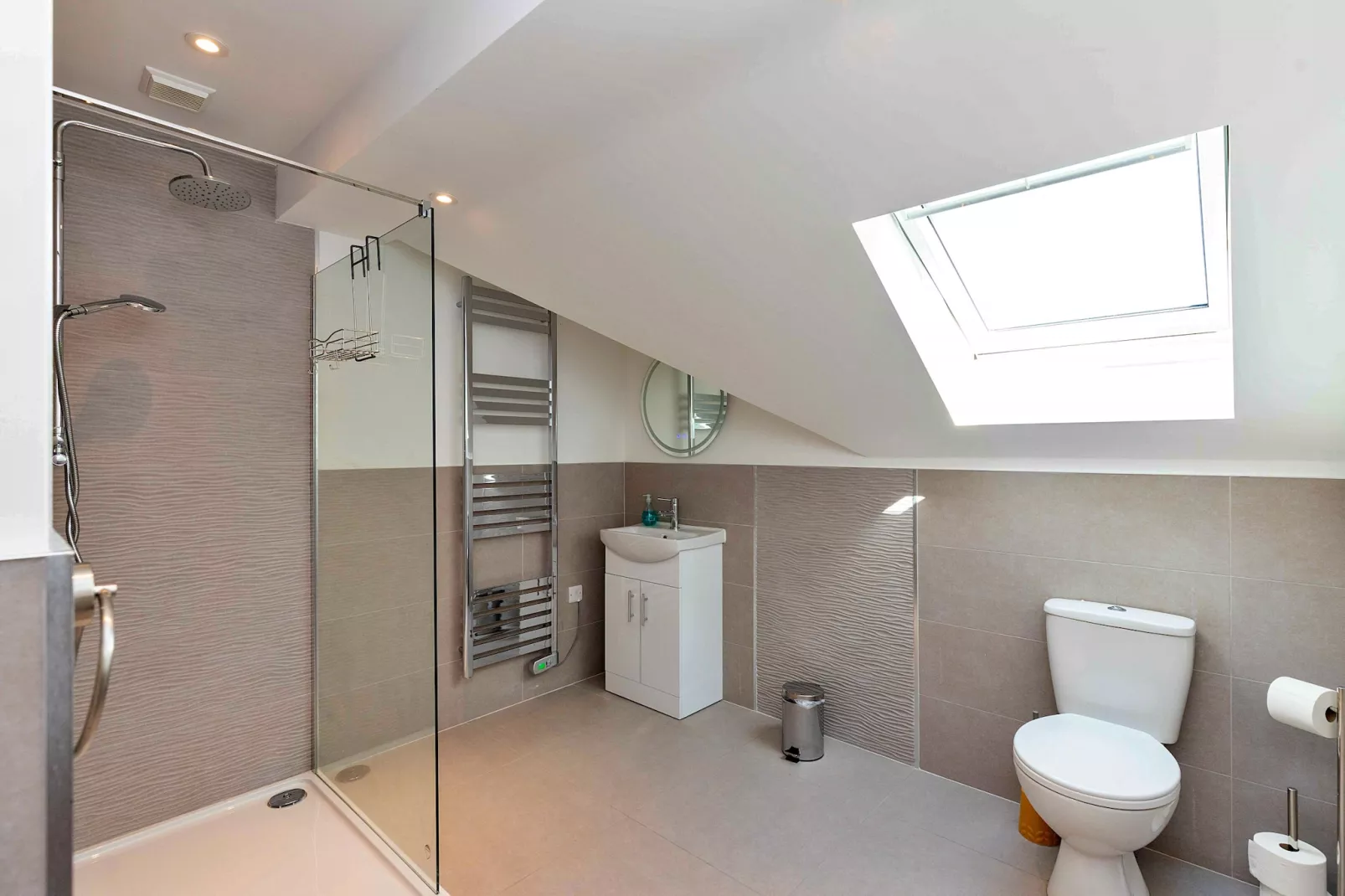 The Roost - Bathroom