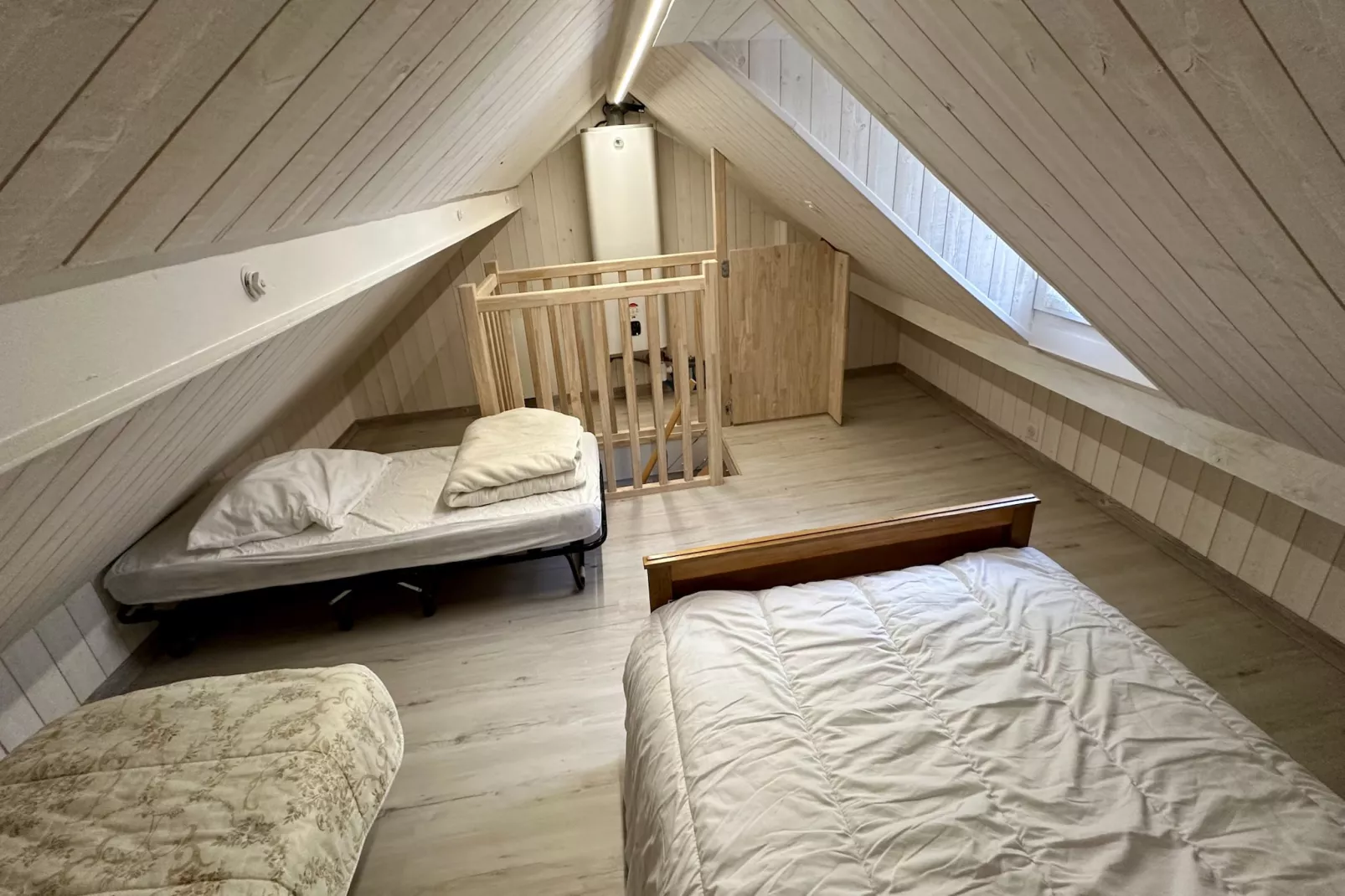 Les Myrtilles Le Mont Dore 6pers-Bedroom