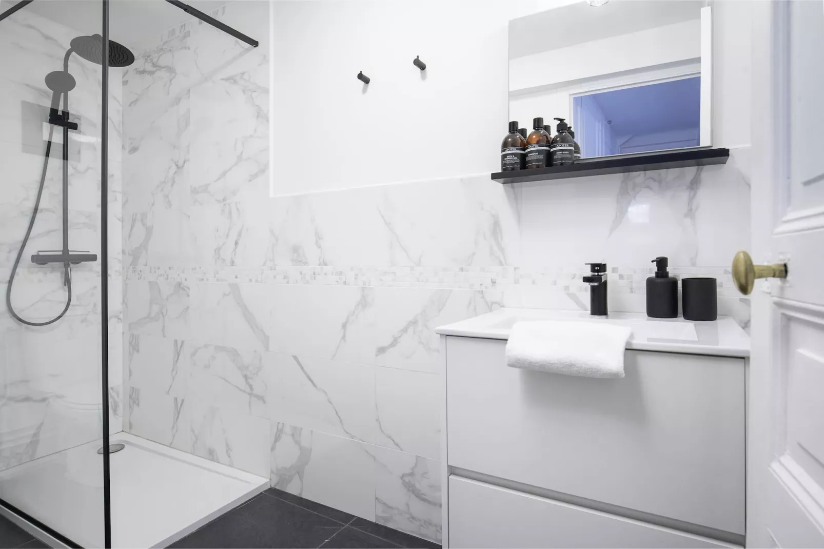 Villa Pax 1 - La Bourboule 5pers-Salle de bain