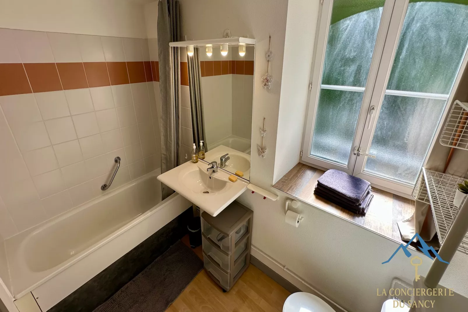 La Rive Gambetta La Bourboule 4 pers-Badezimmer