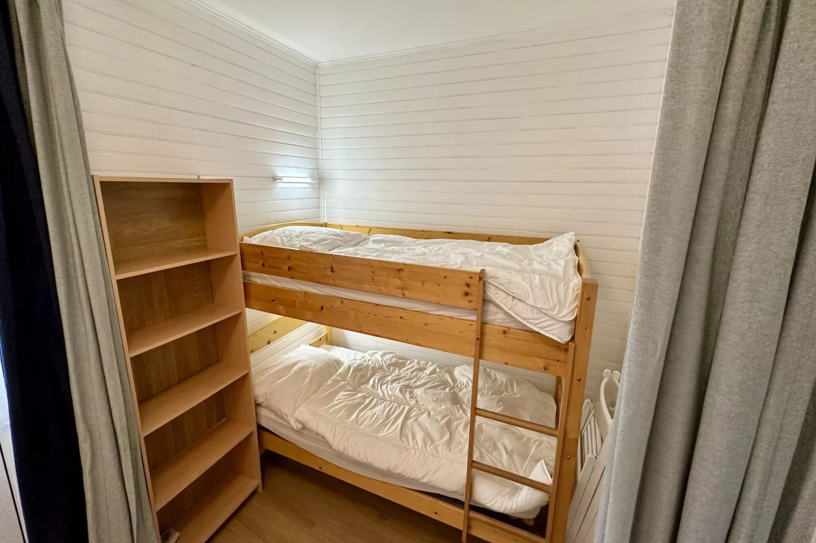 Le T2 Montlosier Le Mont Dore 4 pers-Bedroom