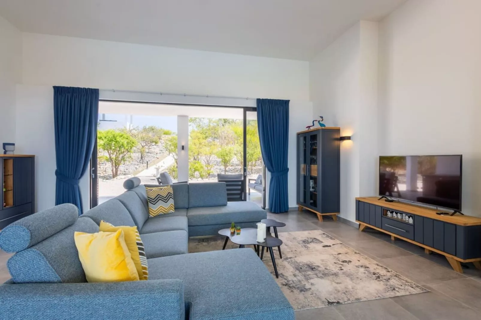 Holidays | 531-Salon