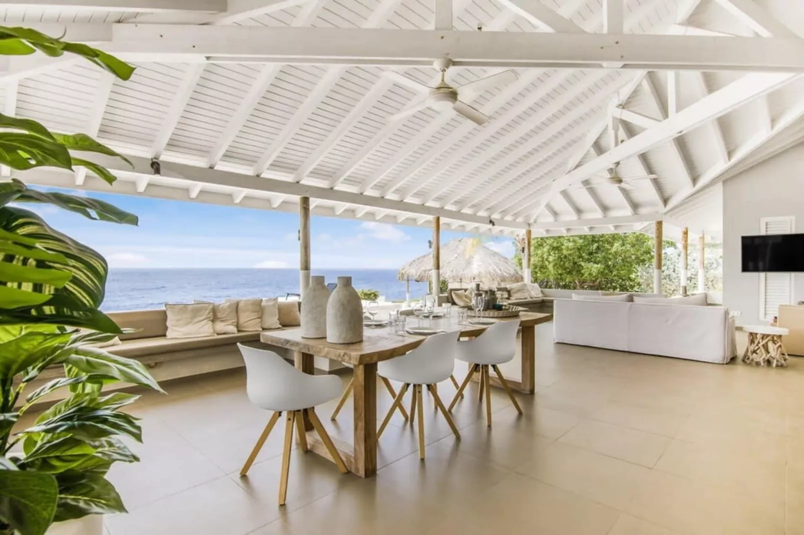 Holidays | 35-Salle à manger