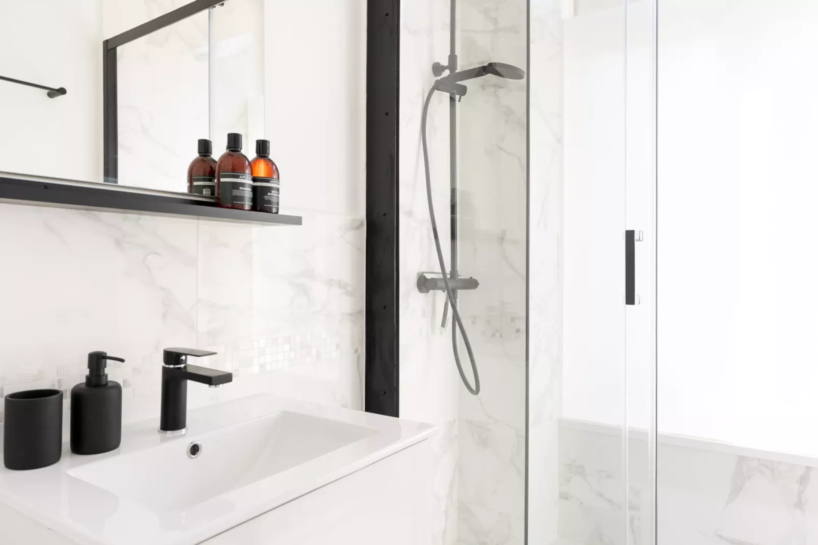 Villa Pax 3 - La Bourboule 6pers-Badezimmer