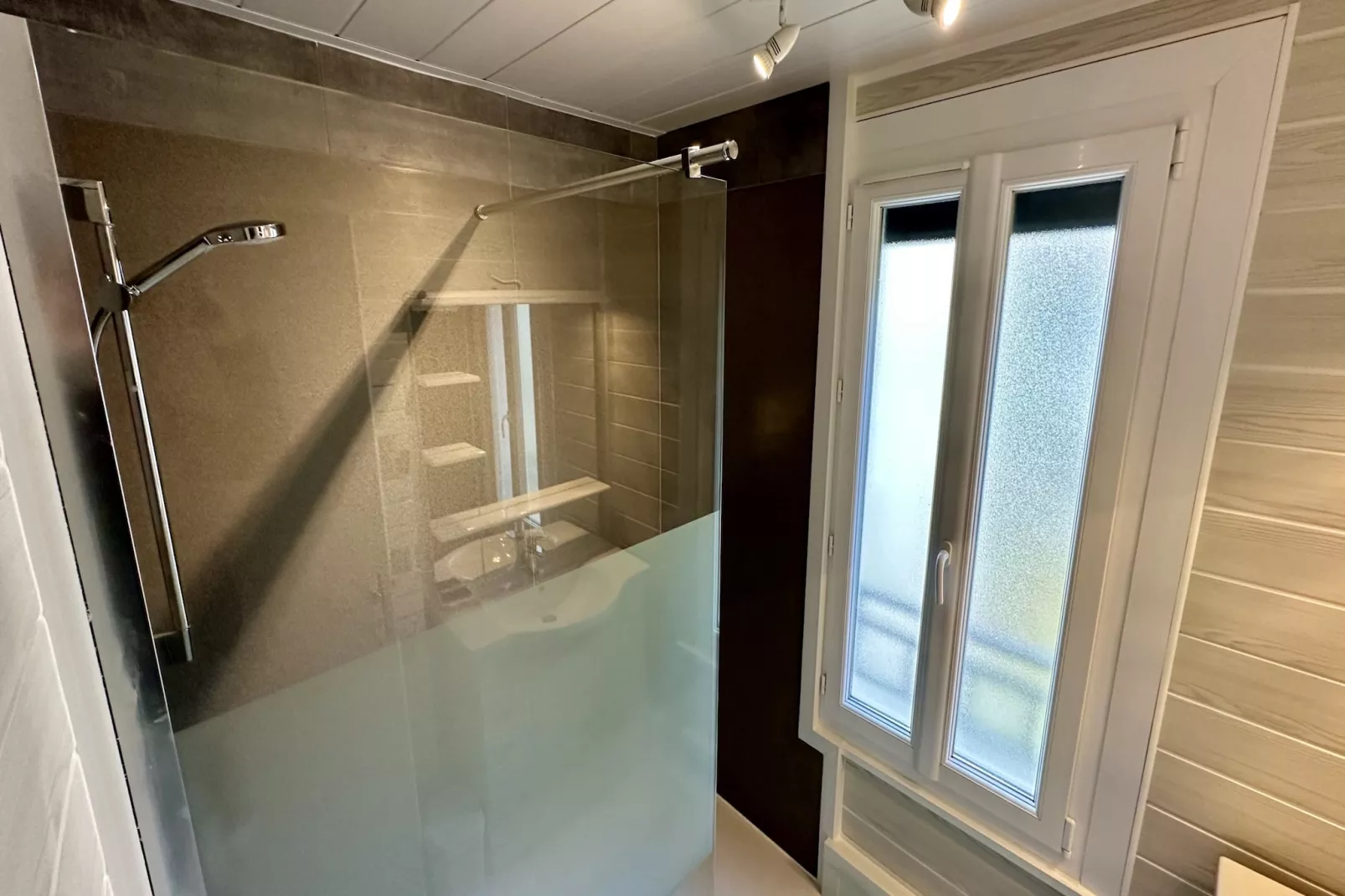 Les Myrtilles Le Mont Dore 6pers-Bathroom