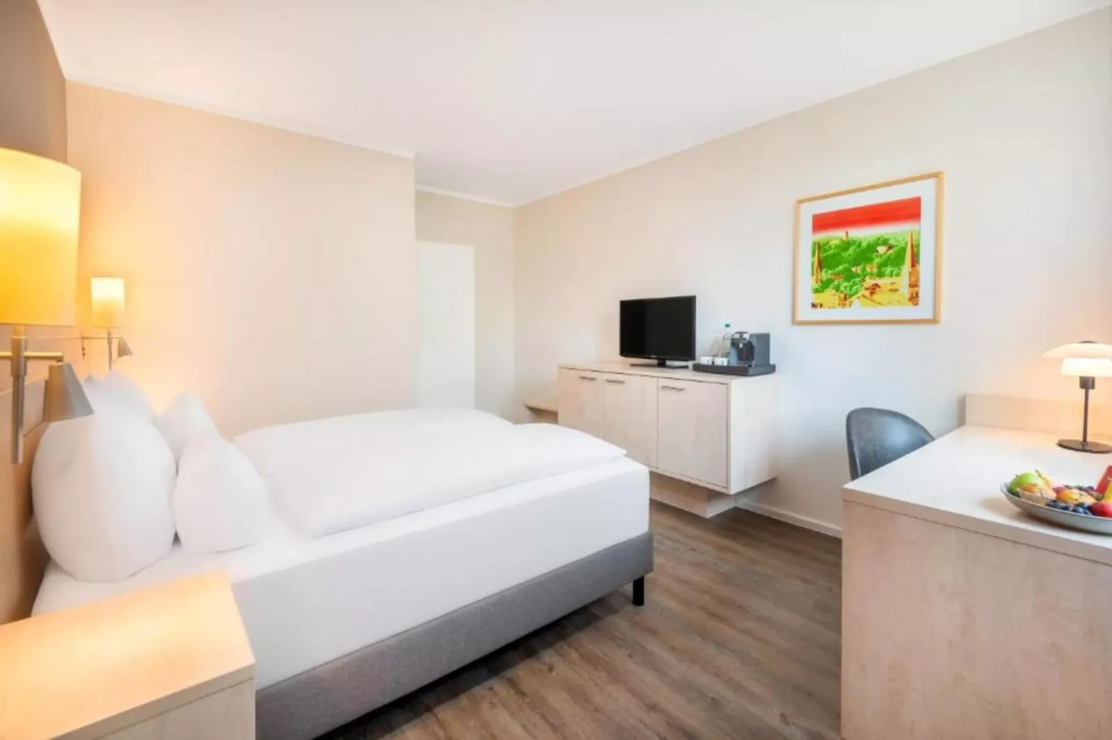 Mercure Hotel - Superior King Room - Bedroom