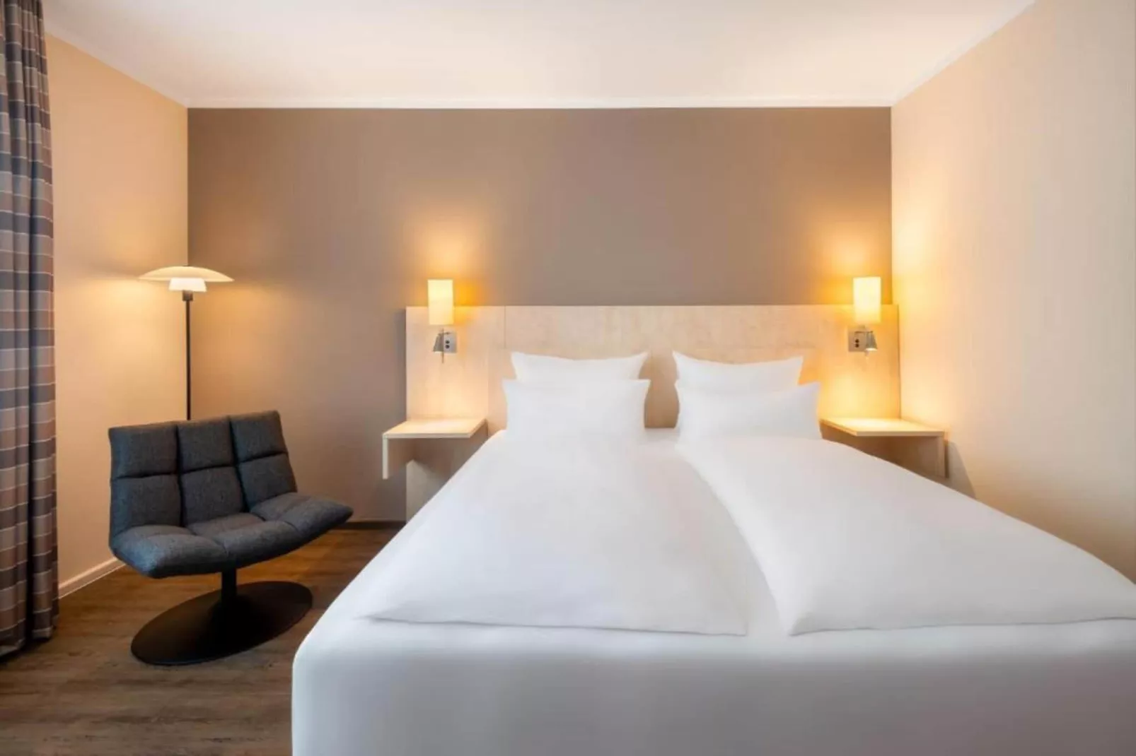 Mercure Hotel - Standard King Room - Schlafzimmer