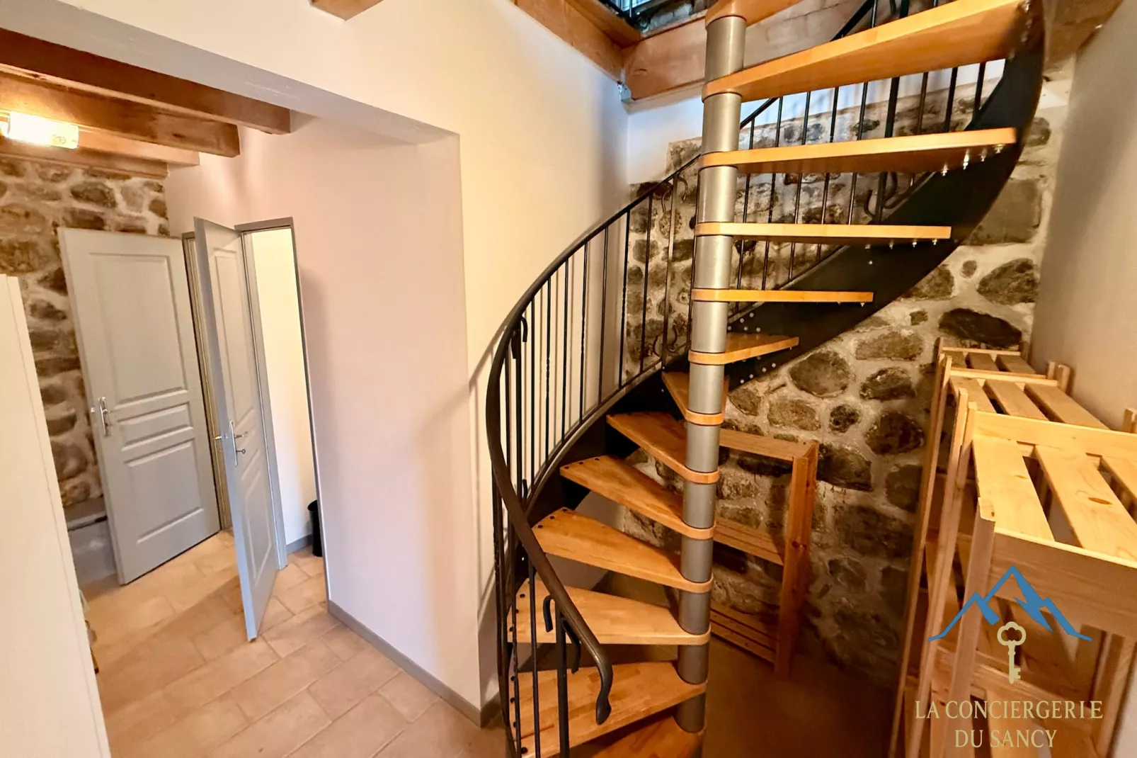 La Grange BOREL 12 pers Murat Le Quaire - Palier