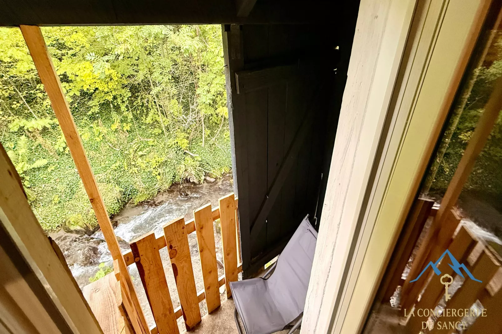 La Cabane des Sources Le Mont Dore 2pers-Terrasse / balcon