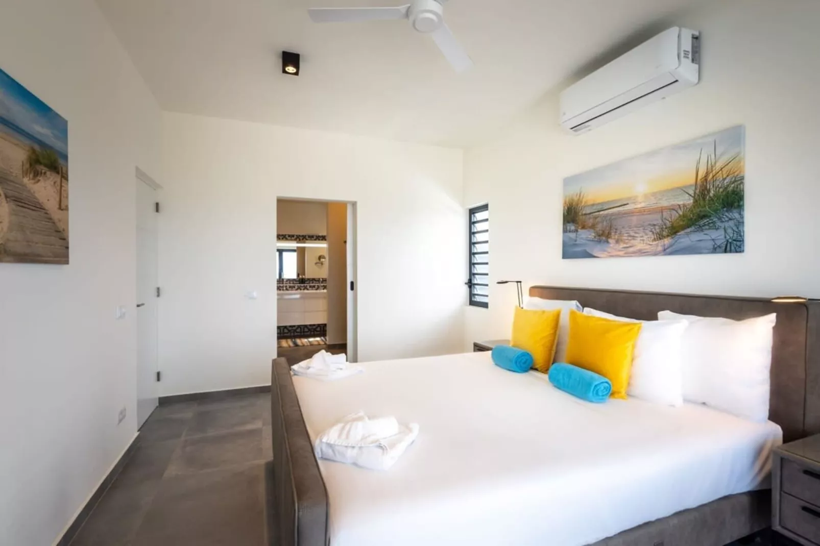 Holidays | 531-Chambre