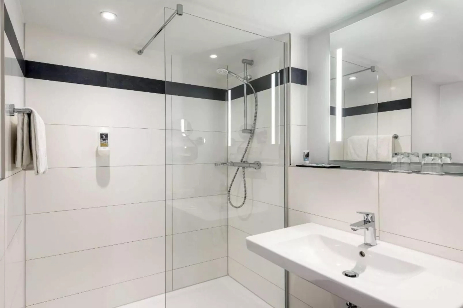 Mercure Hotel - Standard King Room - Badezimmer