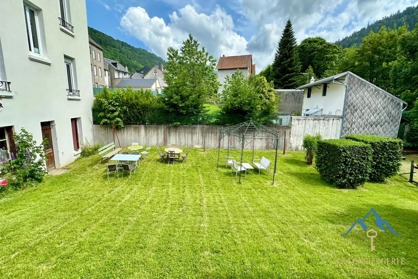 Le Ferrandaise -Le Mont Dore 6 pers - Garten Sommer