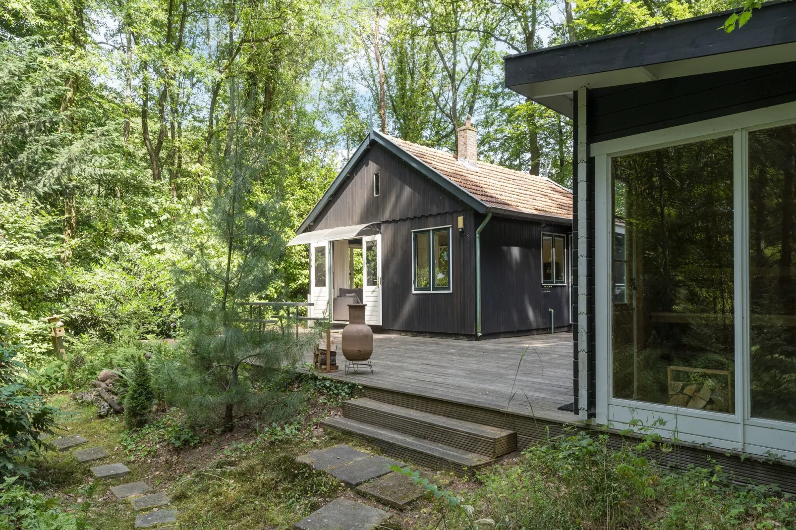 Bungalow Epse-Exterior summer
