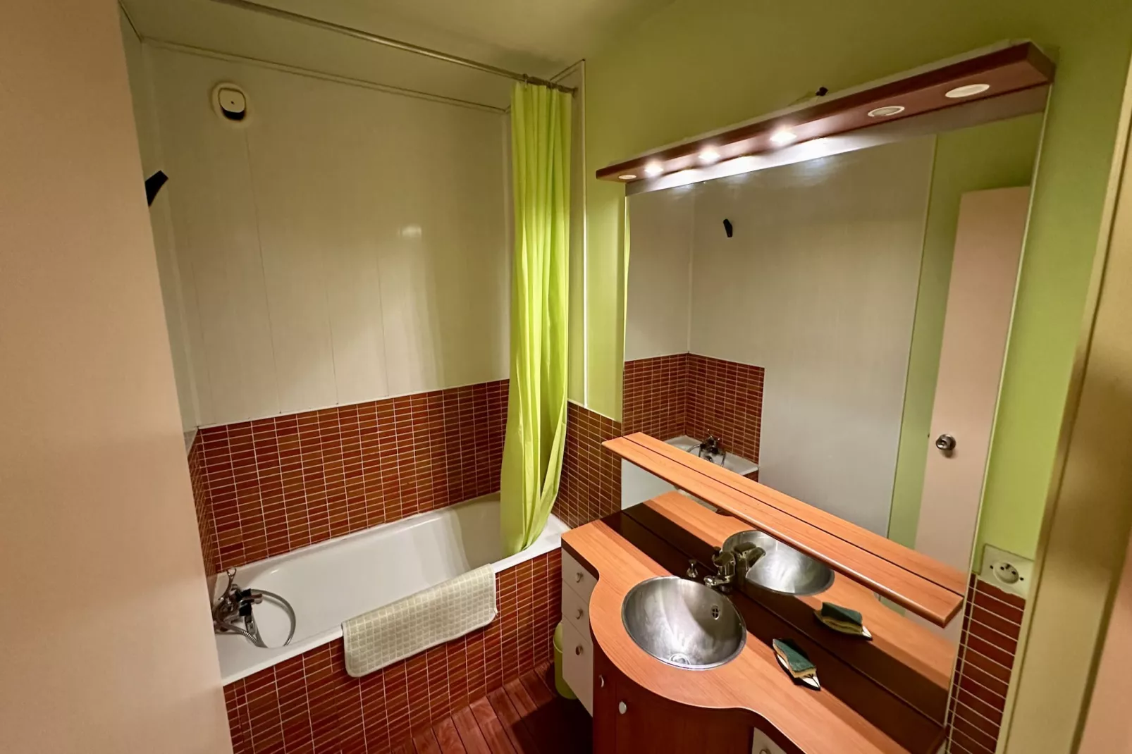 Le Noky Le Mont Dore 5pers-Bathroom