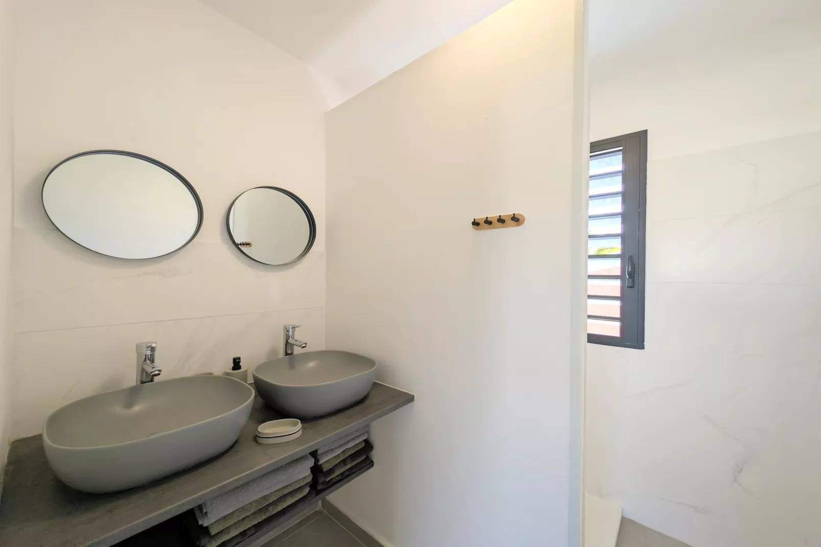 Villa Néréa-Badezimmer