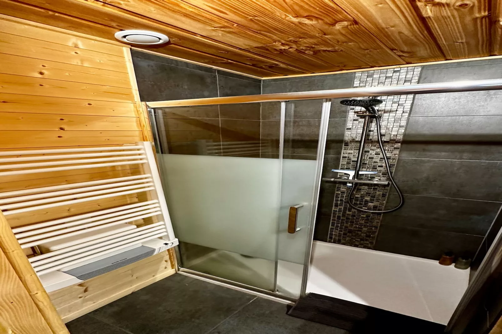 Chalet Le Salers - Mont Dore 10pers - Salle de bain