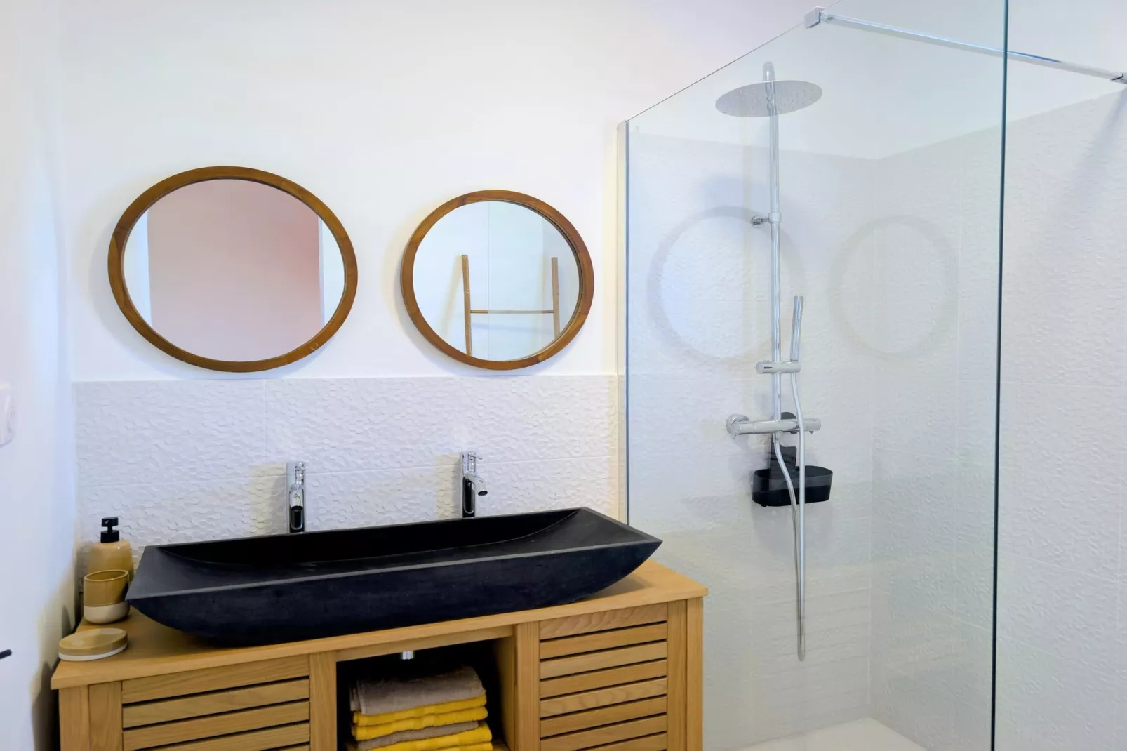 Villa Néréa-Badezimmer