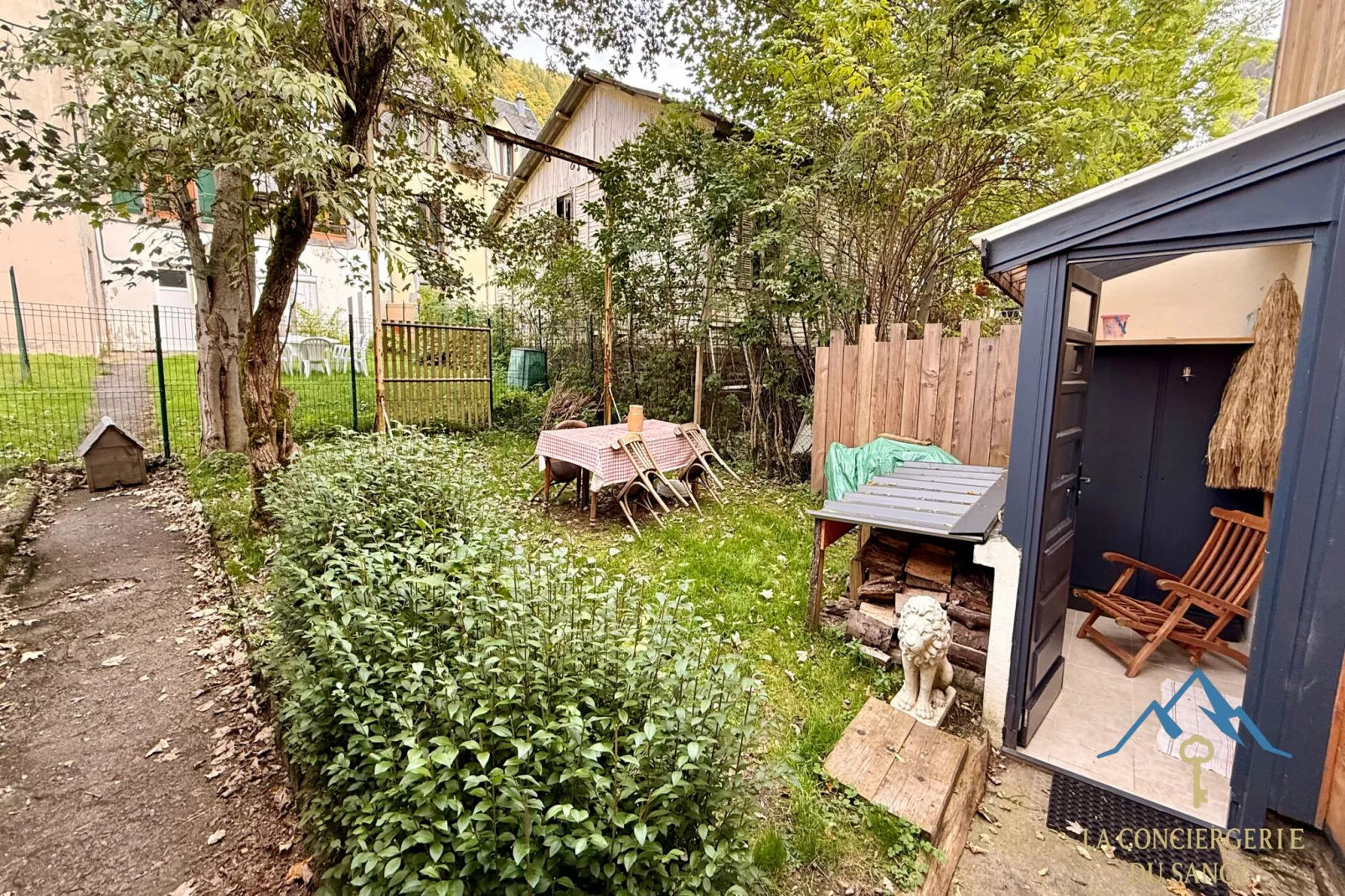 La Maison du Trappeur Le Mont Dore-Jardins en été