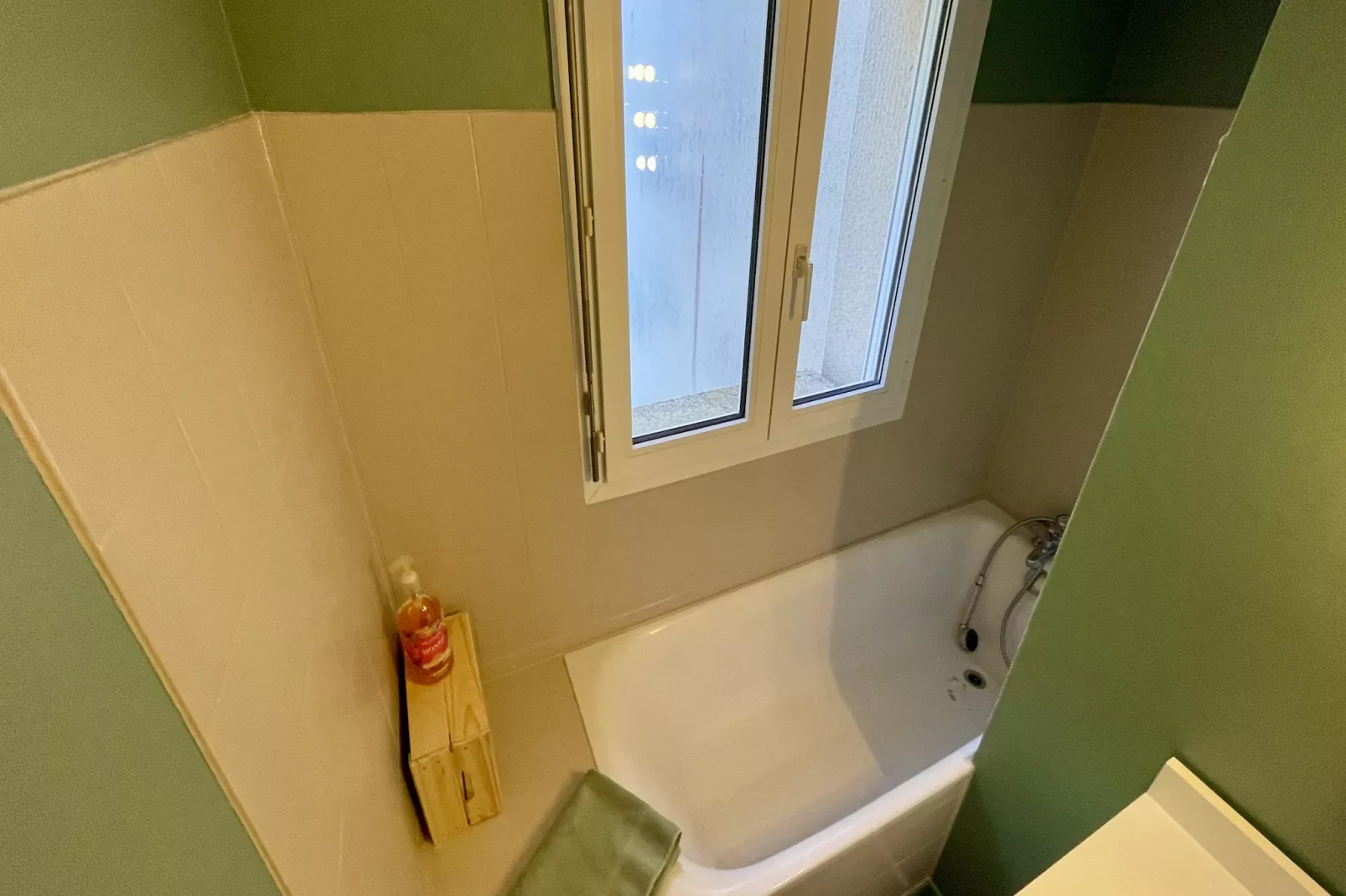 Le Joli Cedre Le Mont Dore-Salle de bain