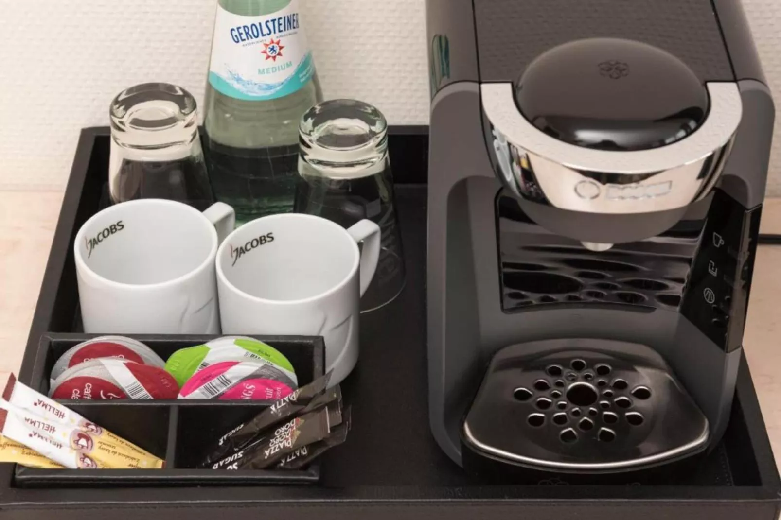 Mercure Hotel - Standard Double Room with Sofa Bed - Ambiente