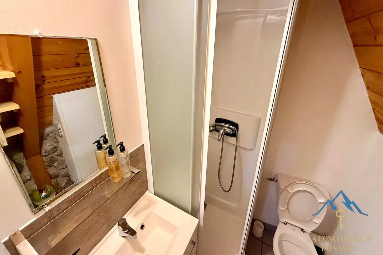 La Grange BOREL 12 pers Murat Le Quaire - Salle de bain