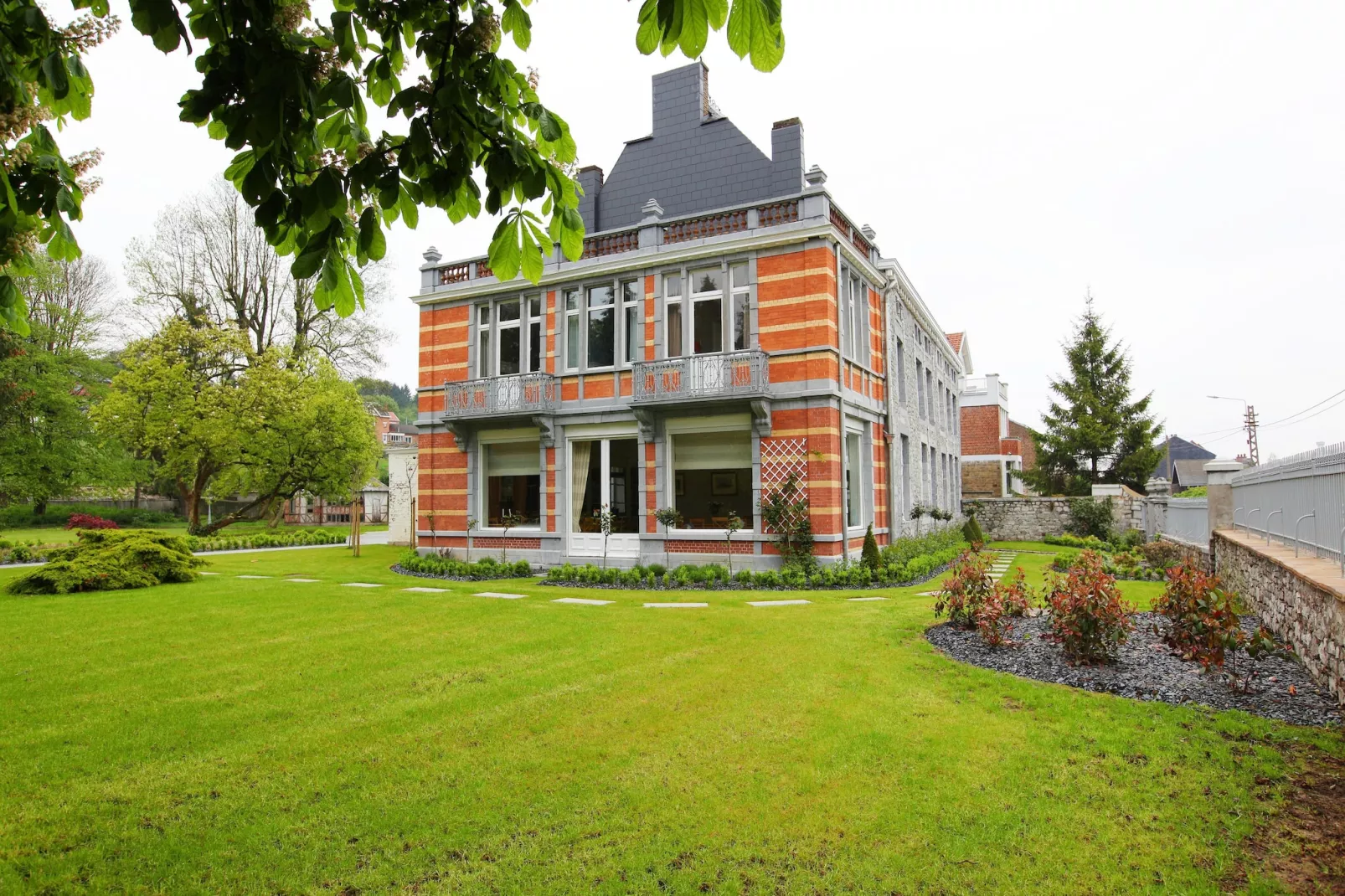 Villa Mosa-Gardens in summer