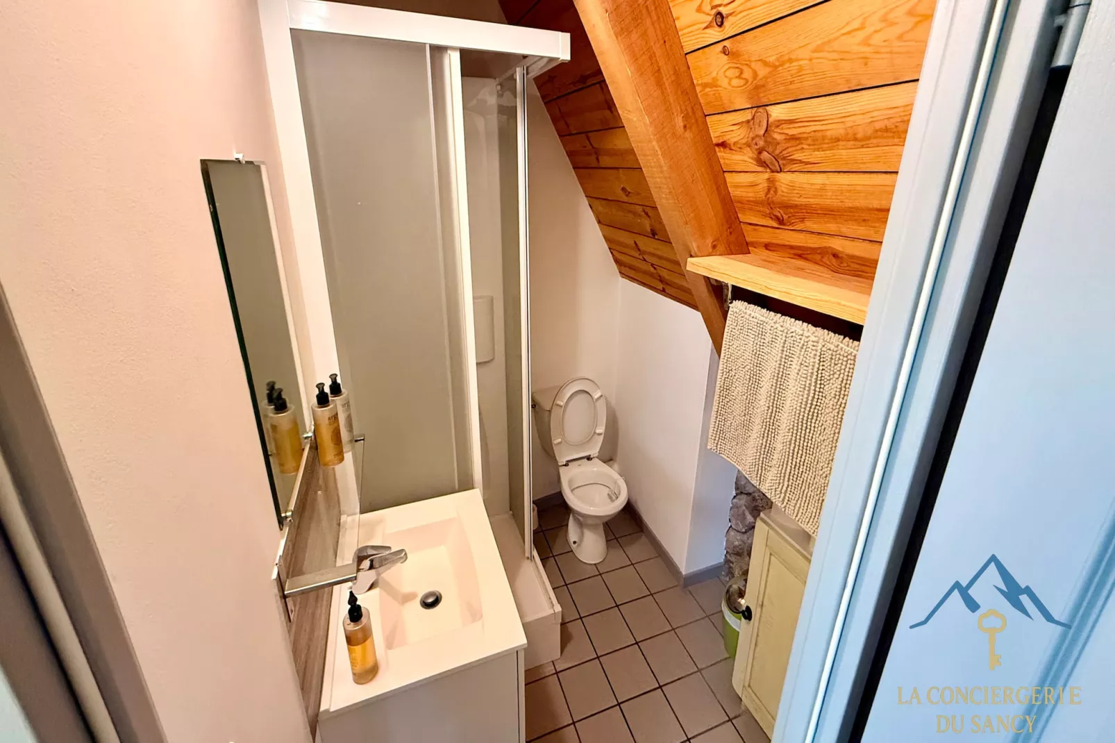 La Grange BOREL 12 pers Murat Le Quaire - Salle de bain