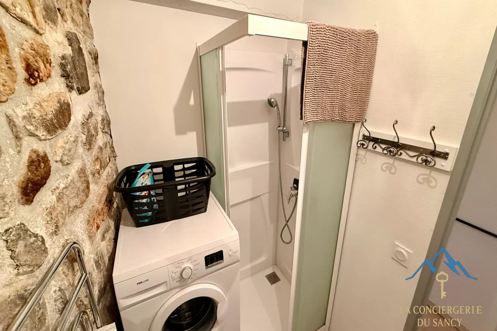 La Grange BOREL 12 pers Murat Le Quaire - Salle de bain