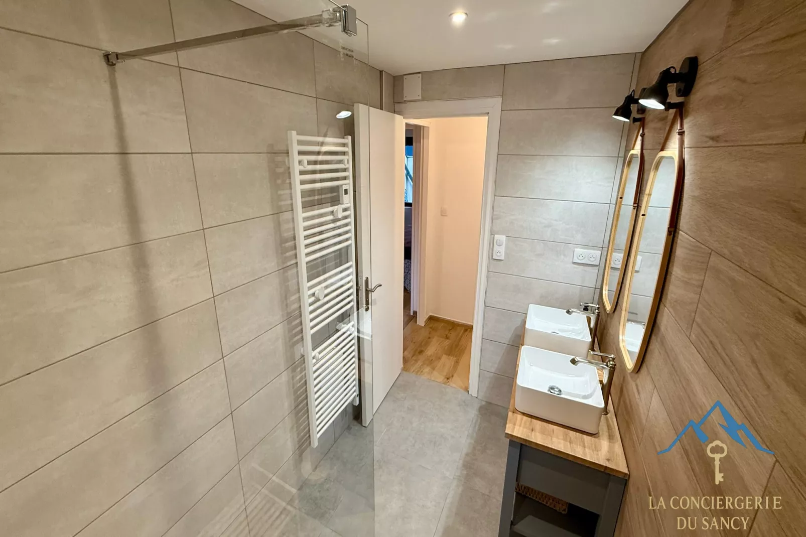 La Cascada Le Mont Dore-Bathroom